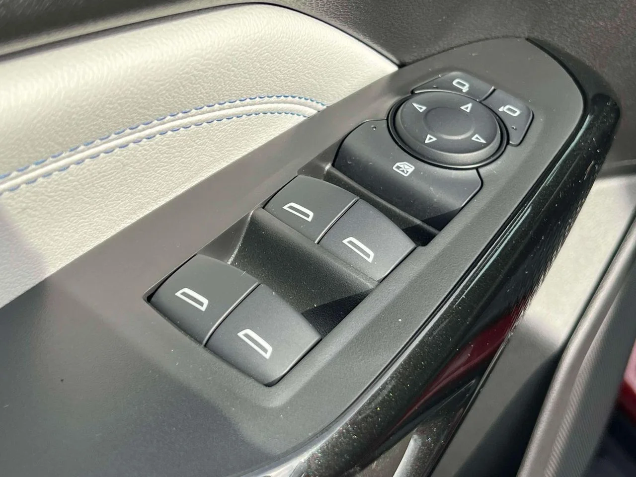 Used 2024 Crimson Metallic Chevrolet FWD LT image 18