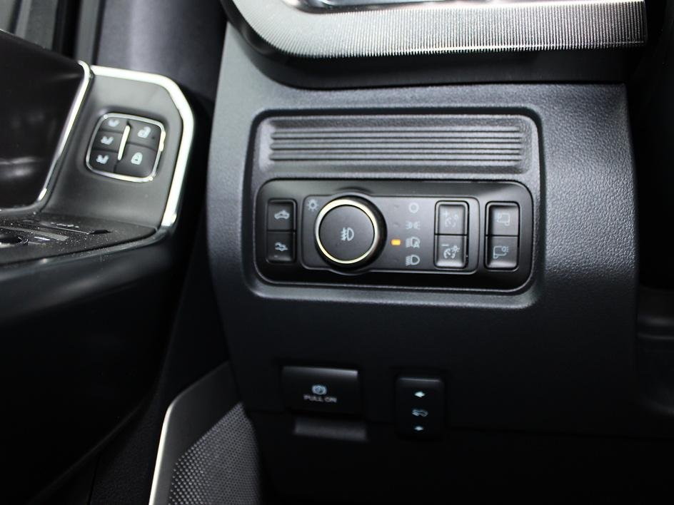 Used 2026 White Ford Platinum image 17