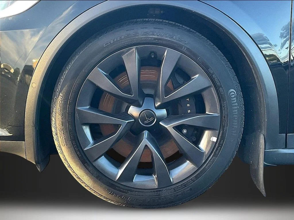 Used 2023 Black Tesla Standard Range image 31