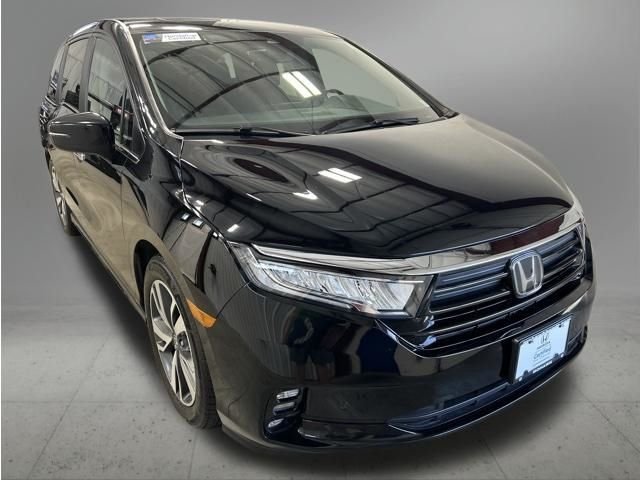 Certified Used 2023 Crystal Black Pearl Honda Touring image 9
