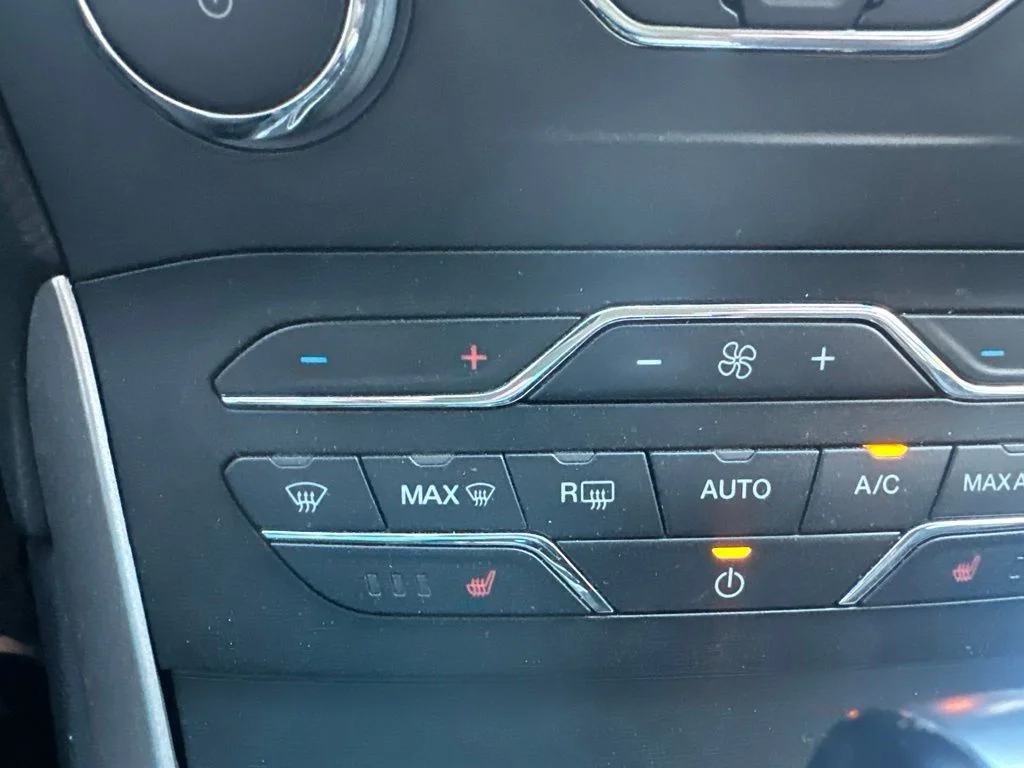 Used 2018 White Ford SEL image 21