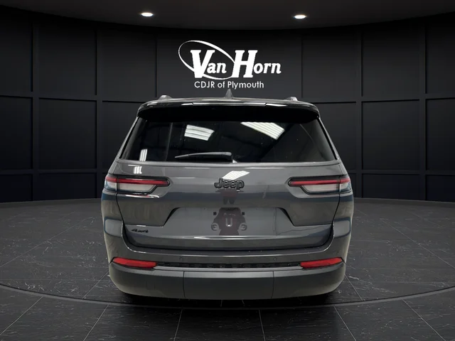 New 2026 Baltic Gray Metallic Clear-Coat Exterior Paint Jeep Limited image 4