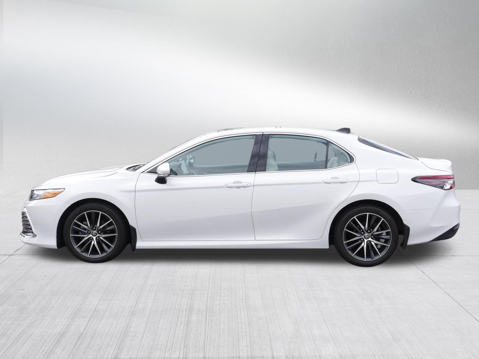 Used 2023 Wind Chill Pearl Toyota XLE image 4