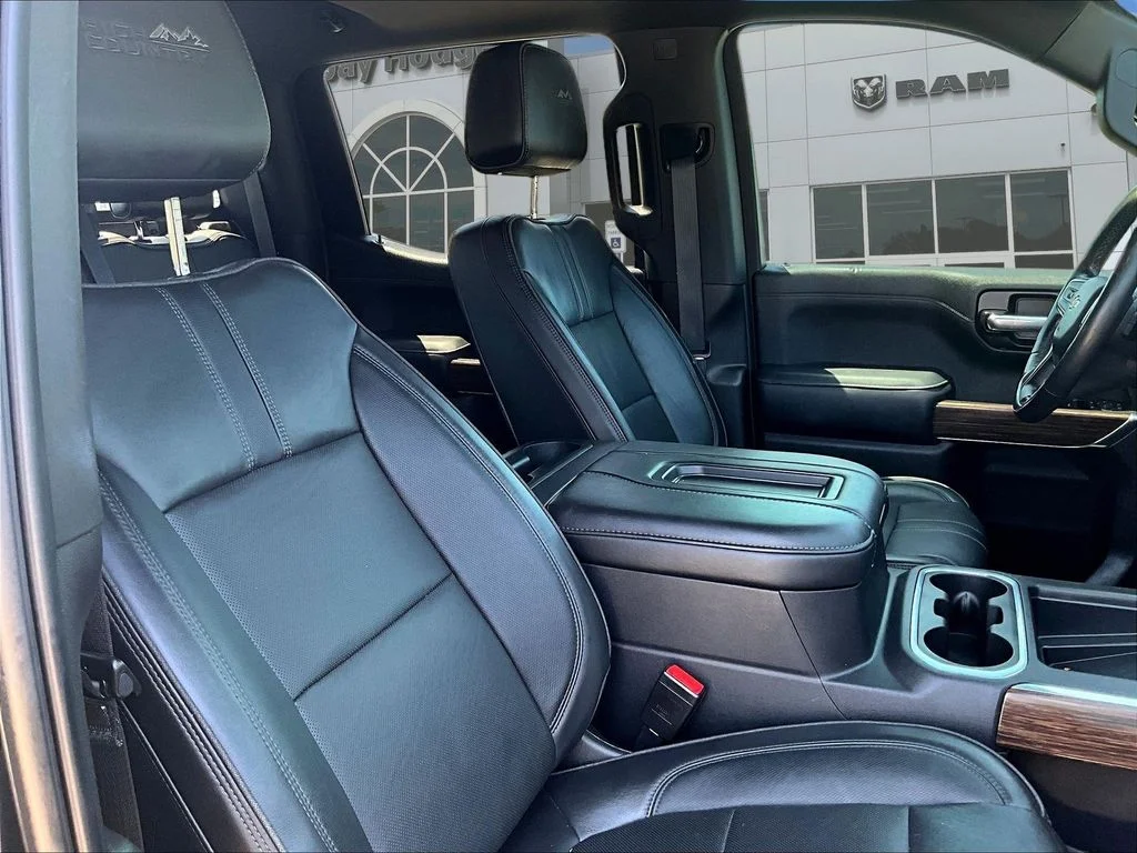 Used 2021 Black Chevrolet High Country image 32