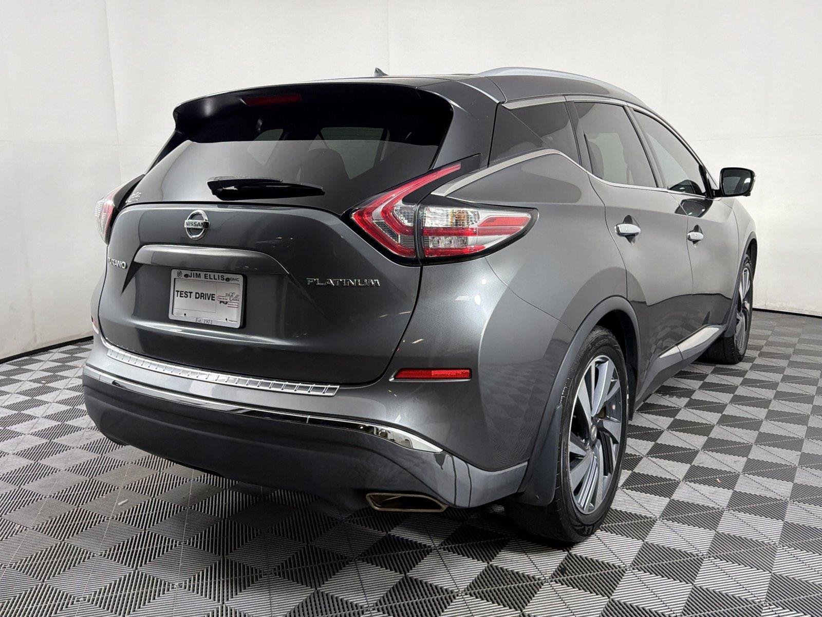 Used 2015 Gray Nissan Platinum image 10