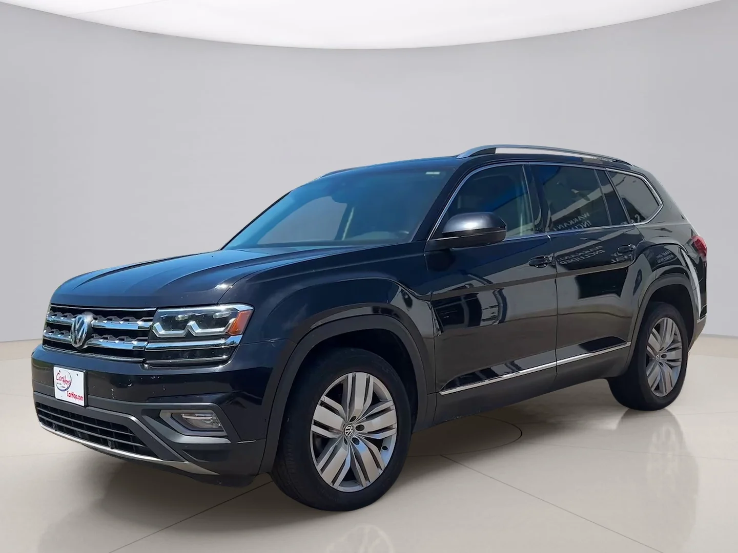 Used 2018 Black Volkswagon SEL PREMIUM image 1