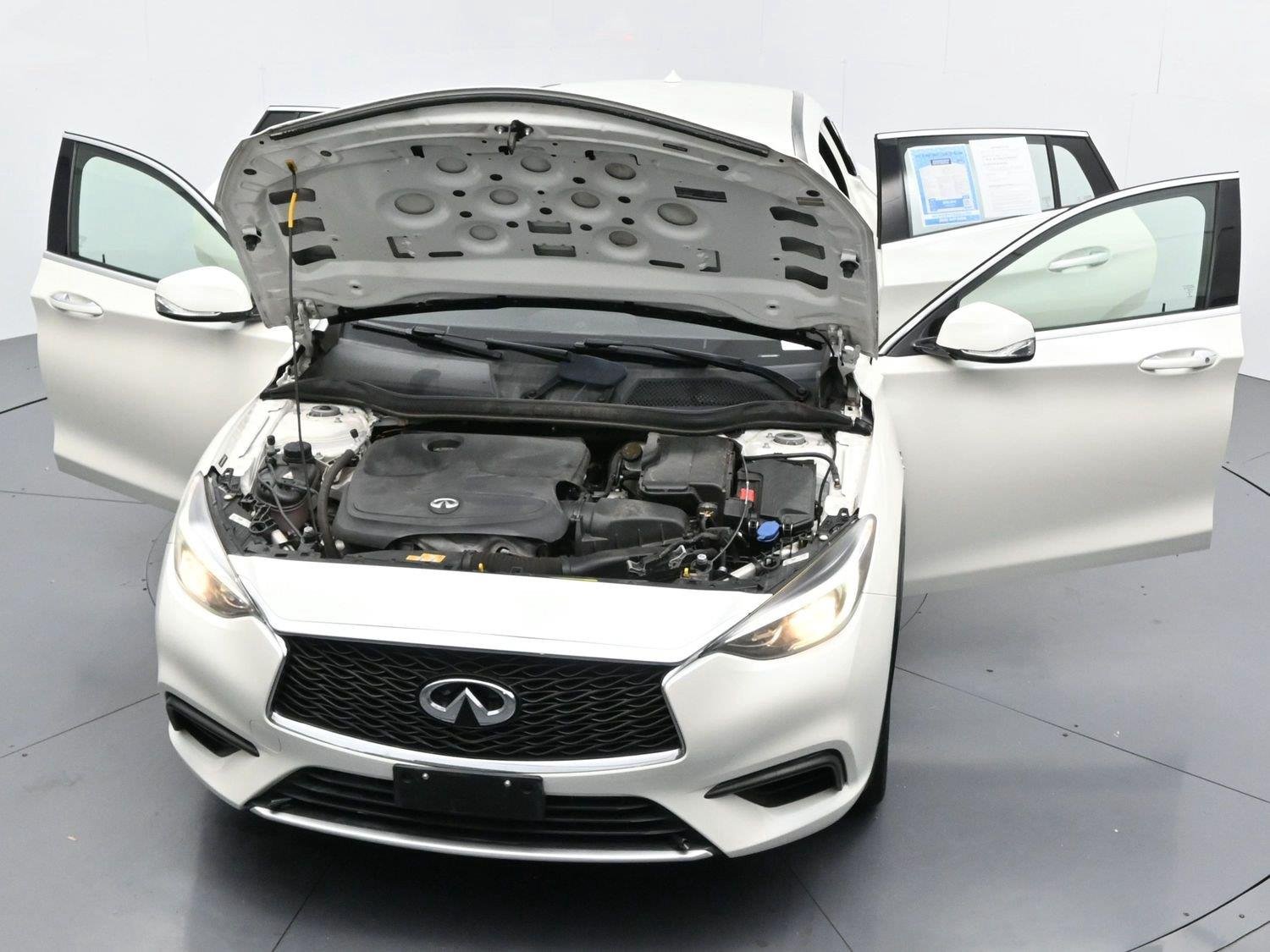 Used 2018 Majestic White INFINITI Base image 38