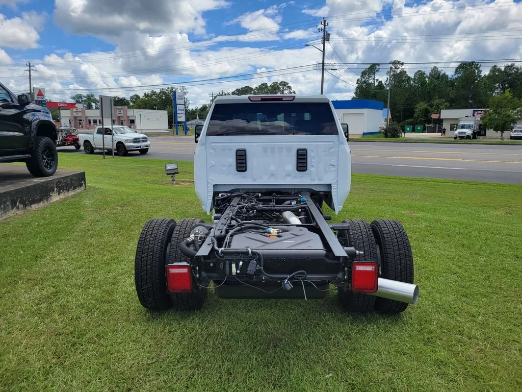 New 2026 Summit White Chevrolet Work Truck image 5