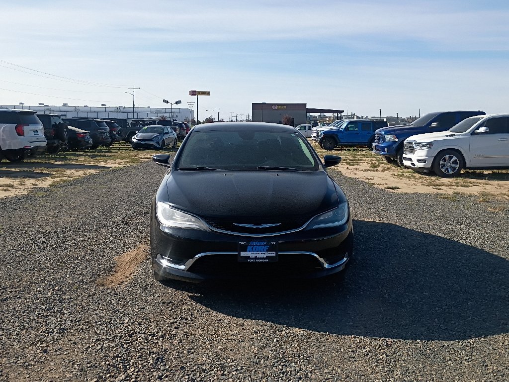 Used 2016 Black Clearcoat Chrysler Limited image 9