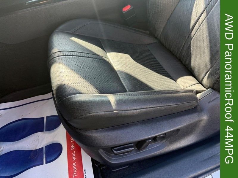 Certified Used 2025 Pearl Toyota XSE image 28