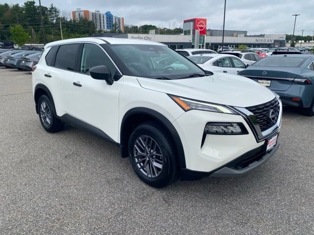 Used 2023 Glacier White Nissan S image 28