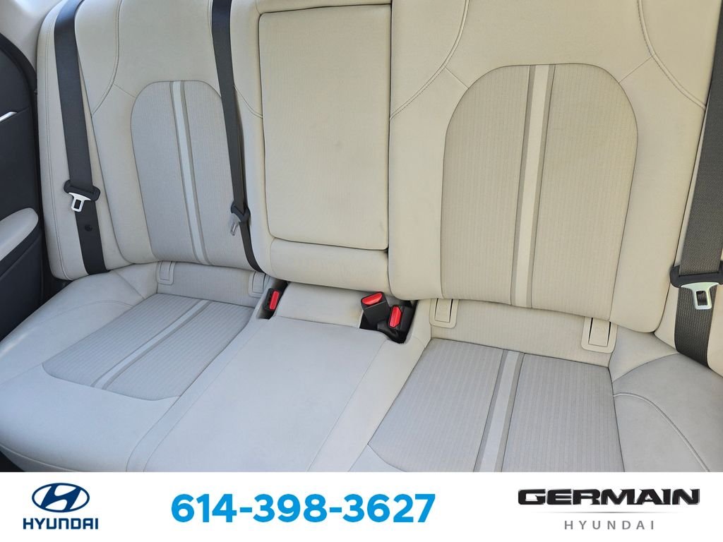 Used 2023 White Hyundai SEL image 19