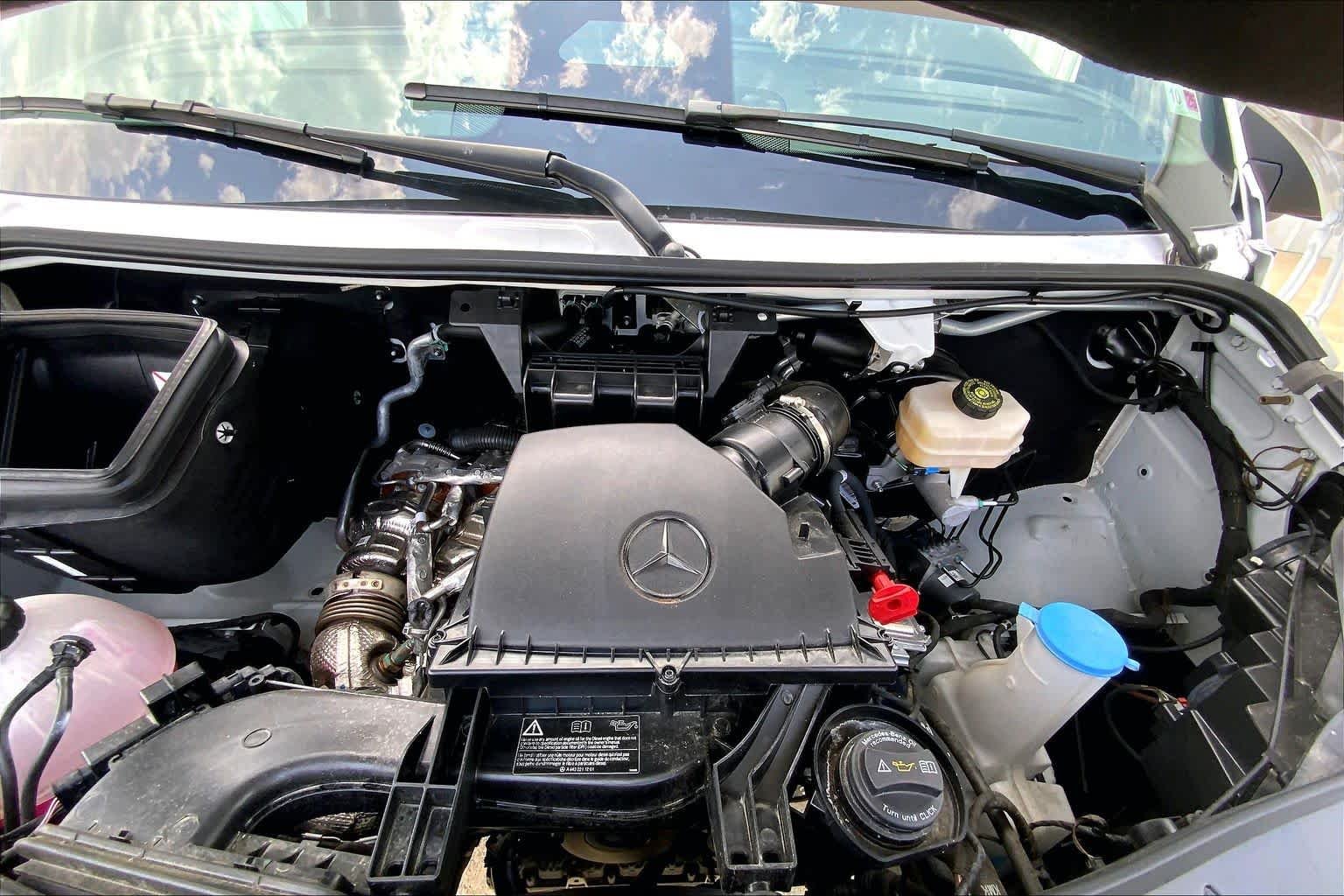 New 2025 Arctic White Mercedes-Benz  image 15
