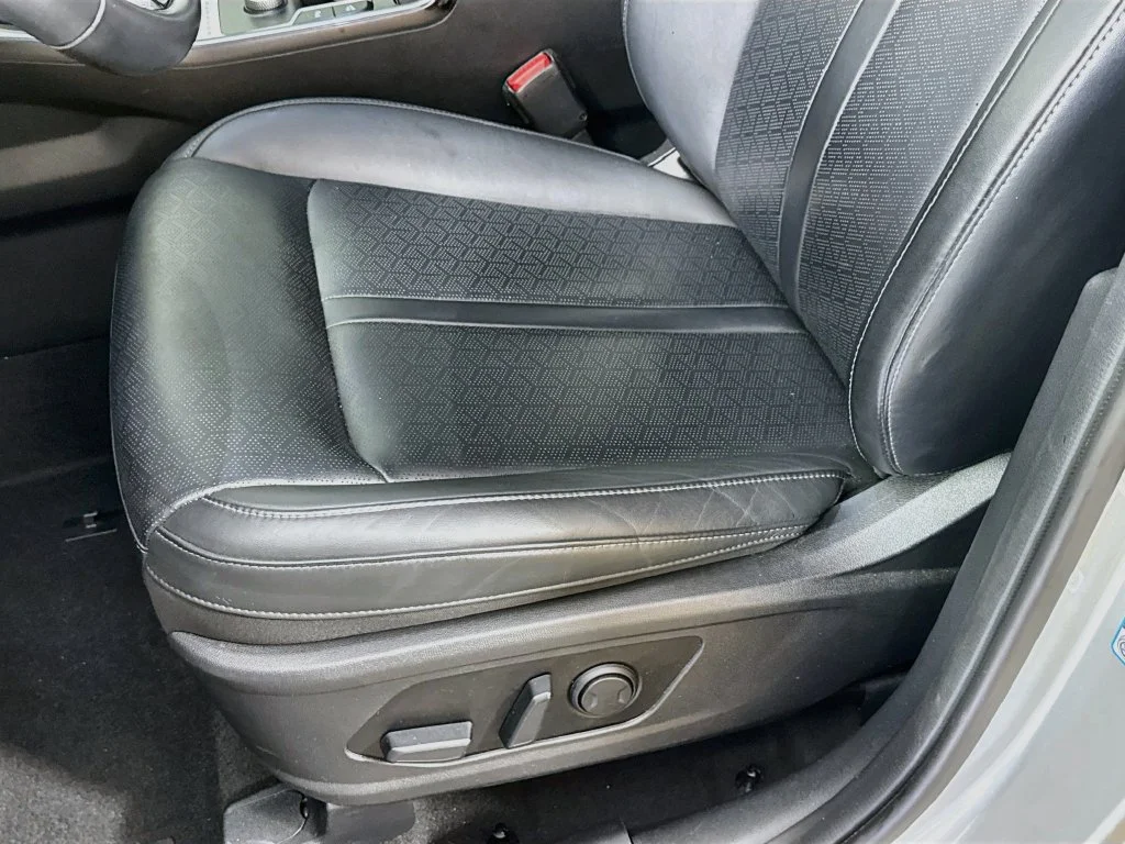 Used 2022 Silver Kia EX image 23