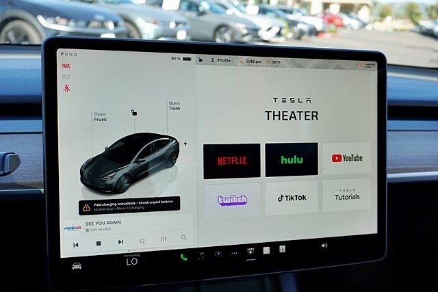 Used 2023  Tesla Base image 28