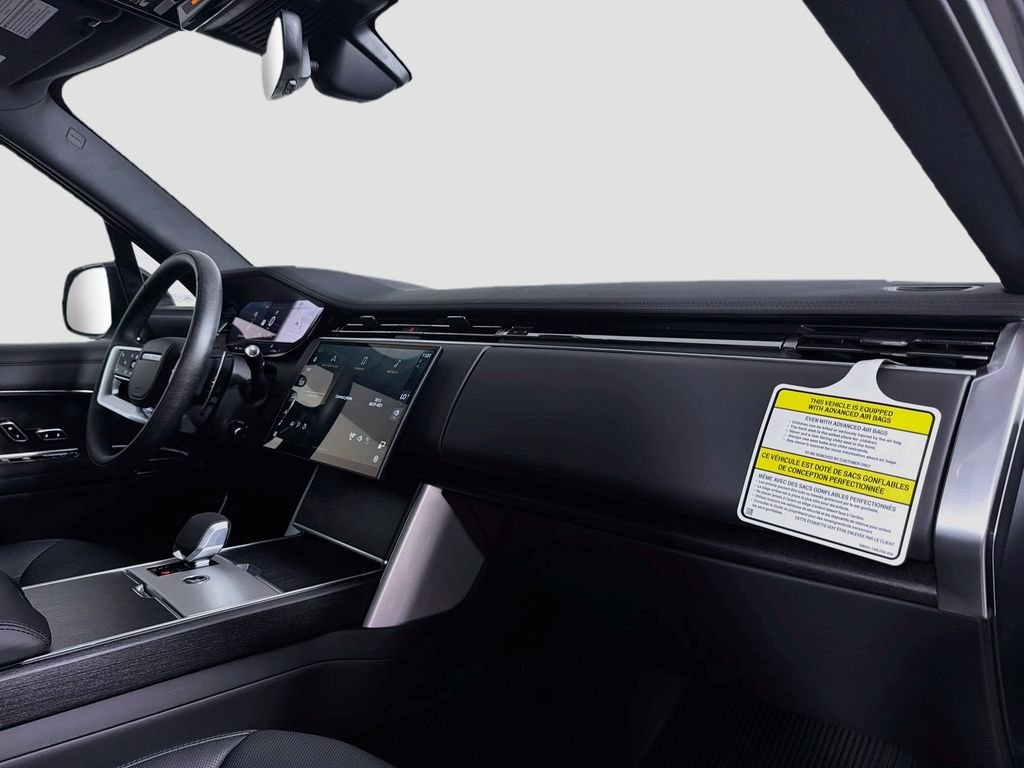 New 2026 Eiger Grey Land Rover SE image 31