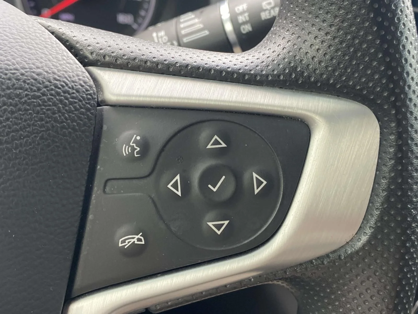 Used 2023 Silver GMC SLE image 23