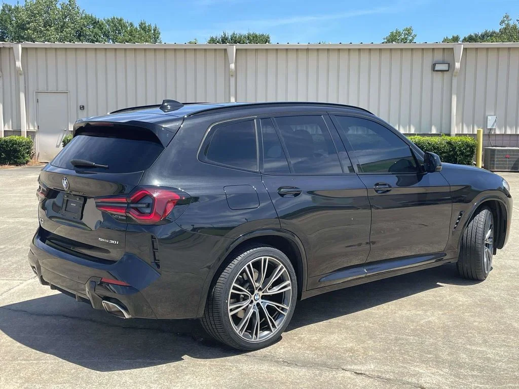 Certified Used 2022 Black Sapphire Metallic BMW sDrive30i image 3