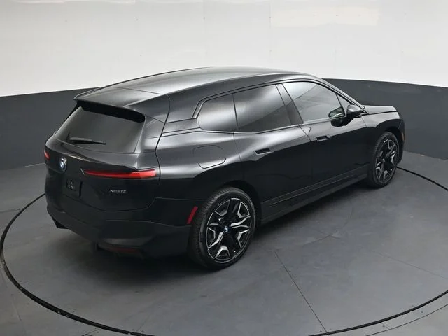 Used 2024 Black Sapphire Metallic BMW xDrive50 image 25