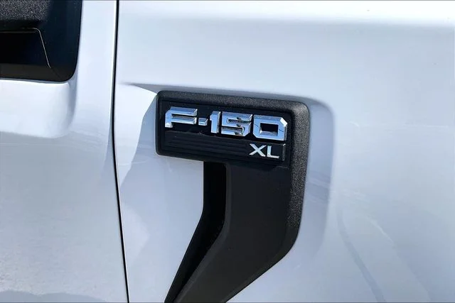 Used 2023 White Ford XL image 24