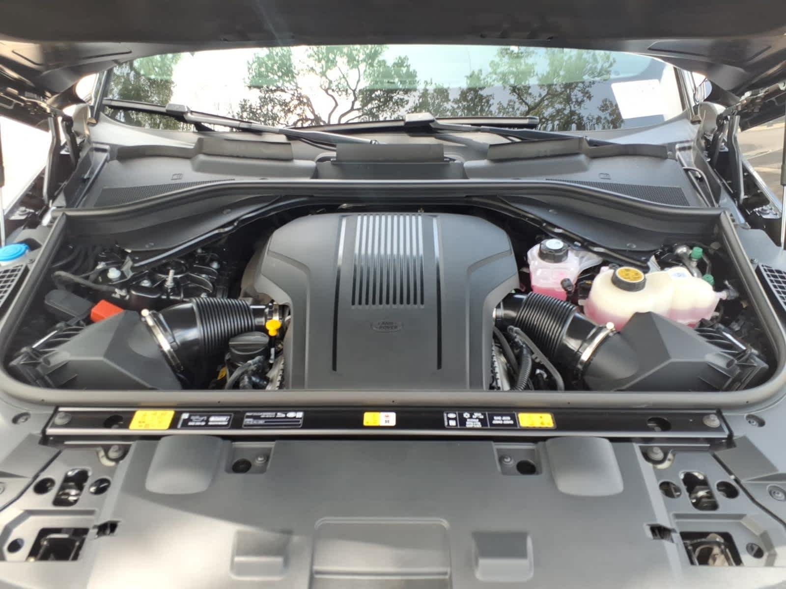 New 2026 Carpathian Grey LAND ROVER Dynamic SE image 21