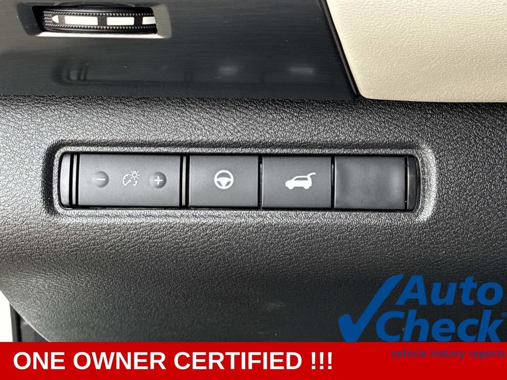 Used 2023 White Nissan SL image 25
