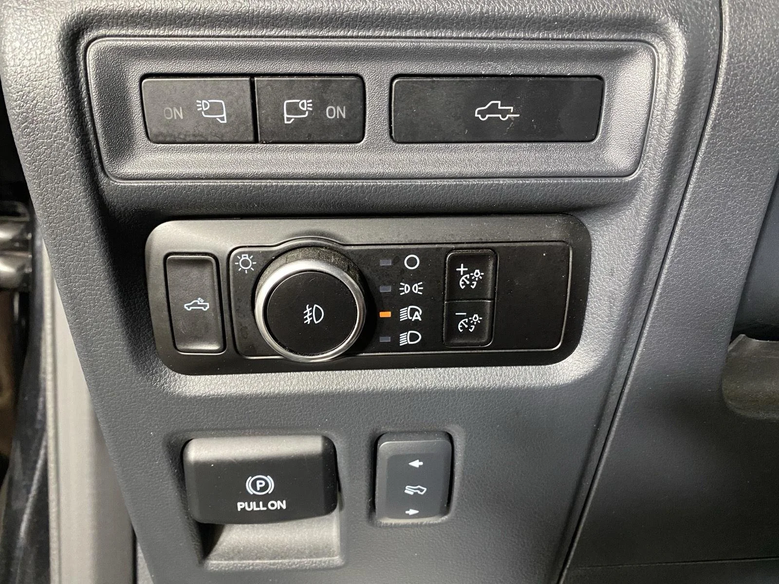 Used 2023 Agate Black Ford Platinum image 21