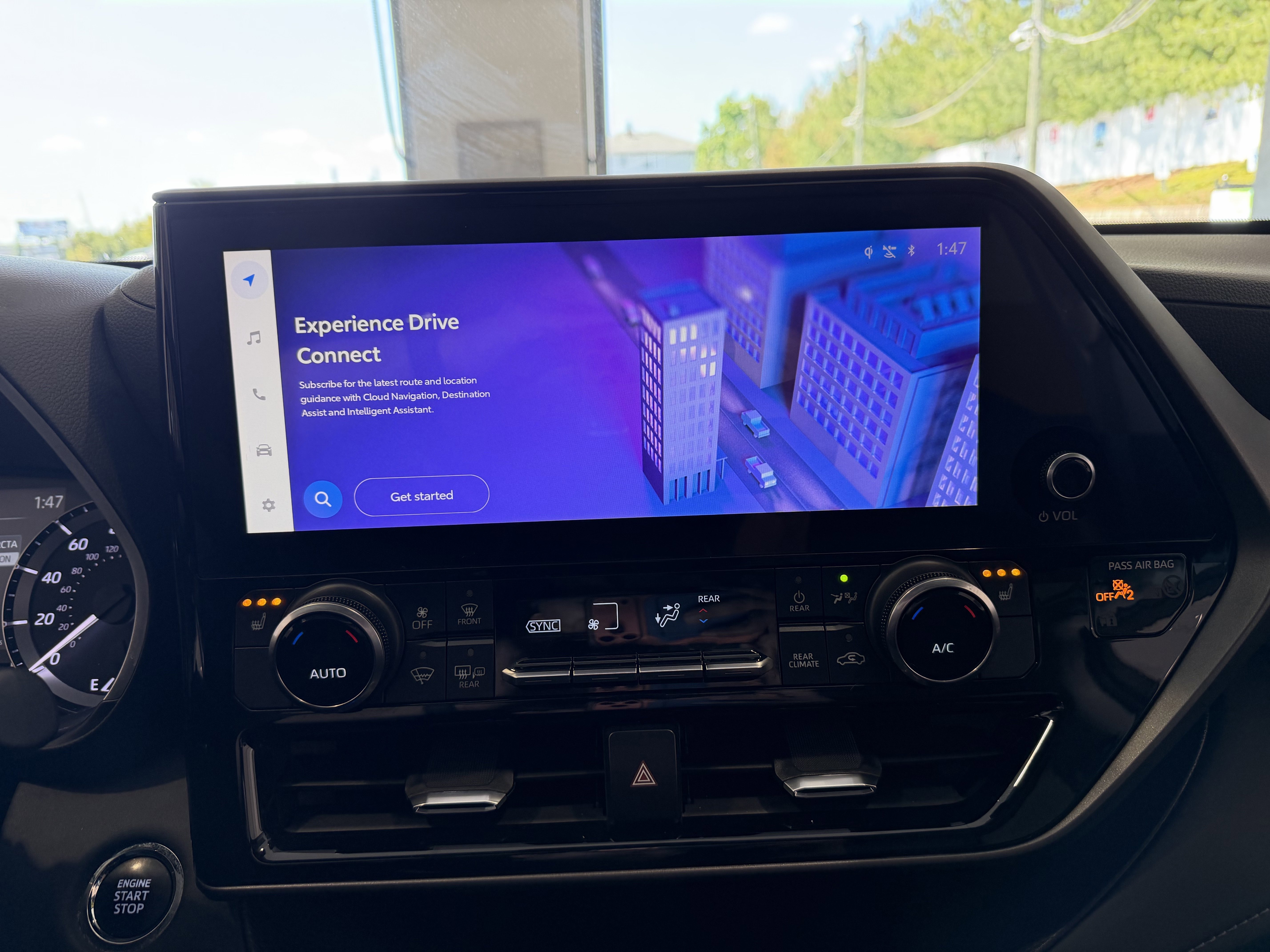 2023 Toyota Highlander XLE - Photo 16