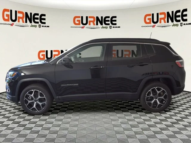 New 2026 Diamond Black Crystal Pearl-Coat Exterior Paint Jeep Limited image 4