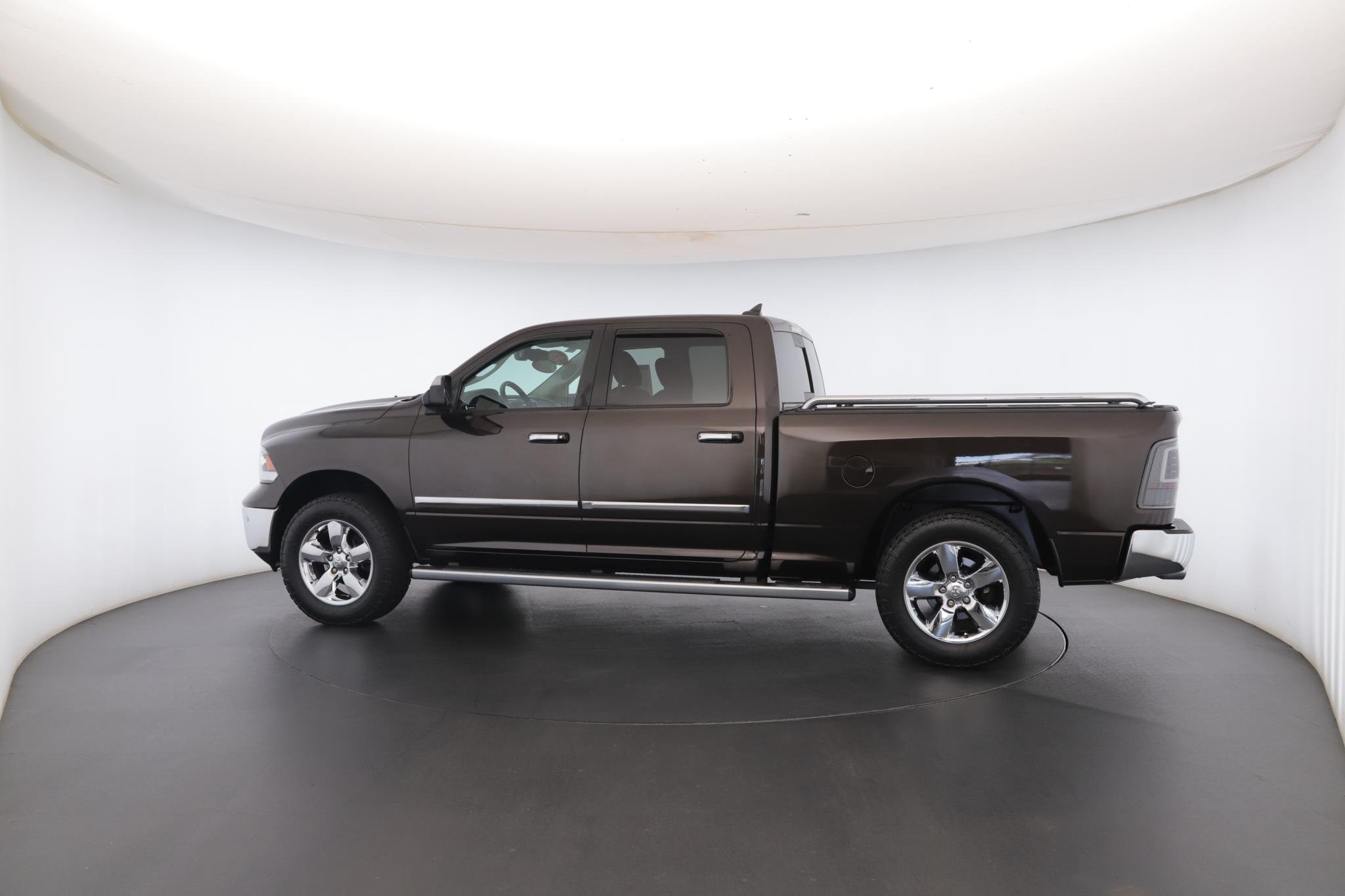Used 2016 Luxury Brown Pearlcoat Ram 4WD Crew Cab 149 Big Horn image 23