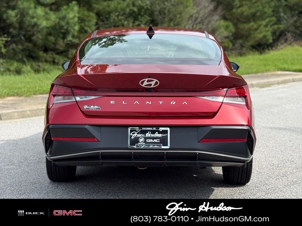 Certified Used 2025 Red Hyundai SEL Convenience image 13