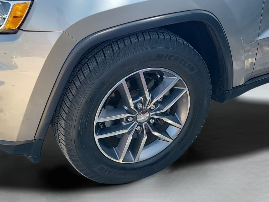 Used 2017 Silver Jeep Limited image 8