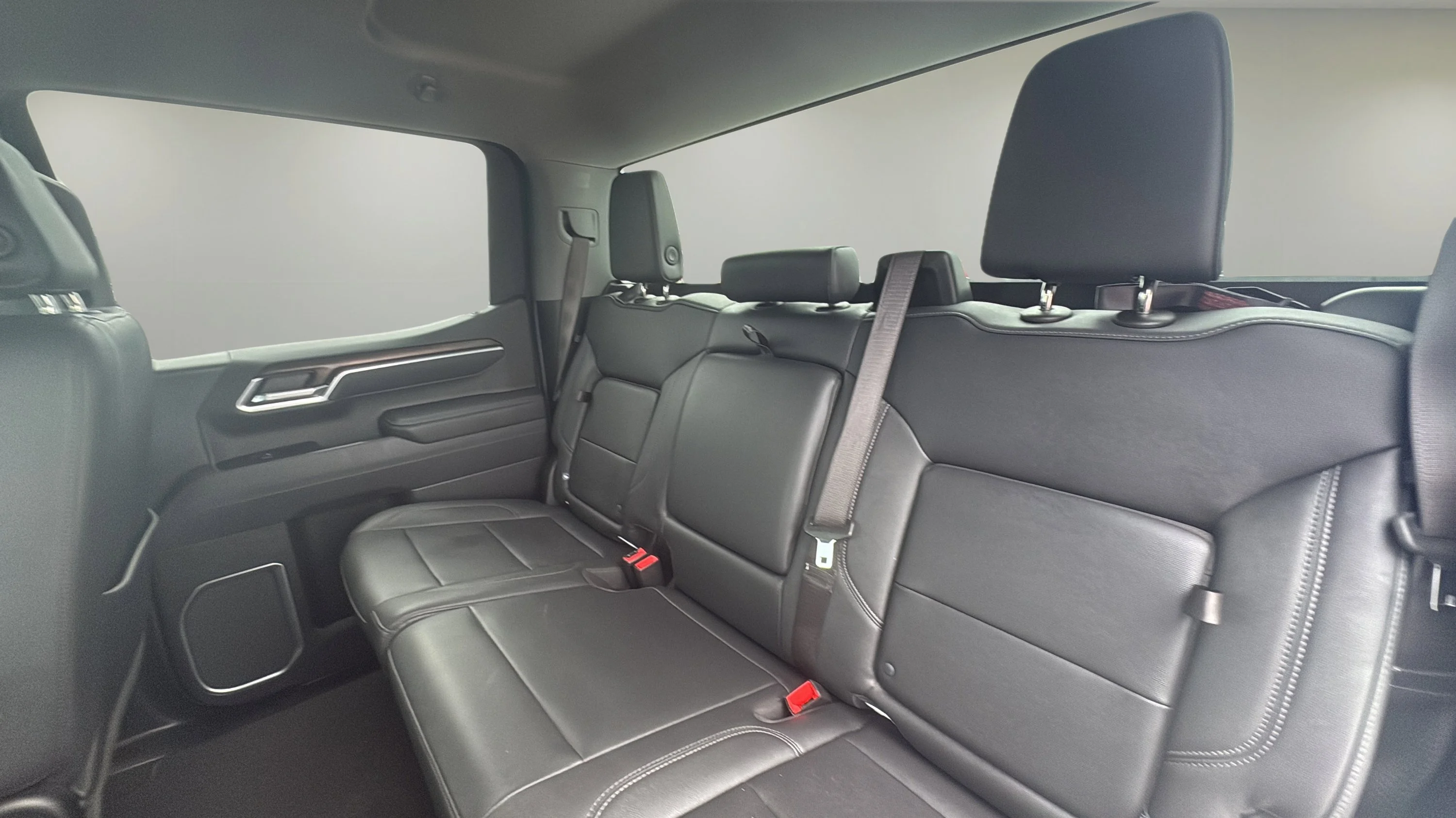 Used 2025 Summit White GMC SLT image 13