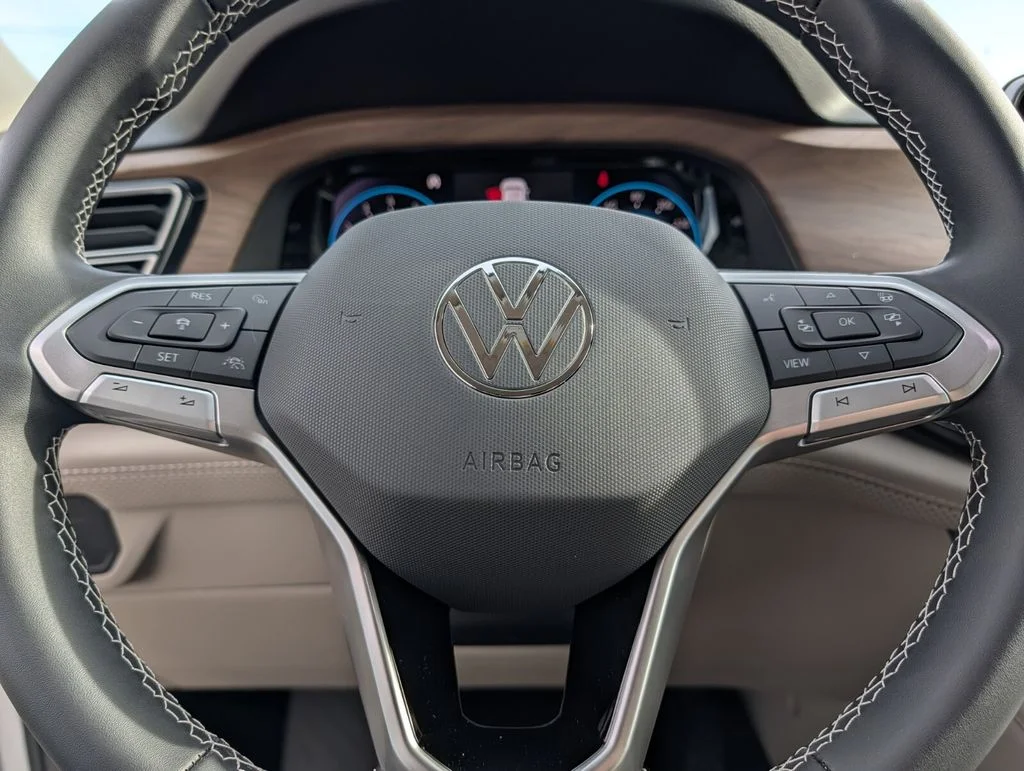 New 2026 White/off-white Volkswagen 2.0T SE w/Technology image 19