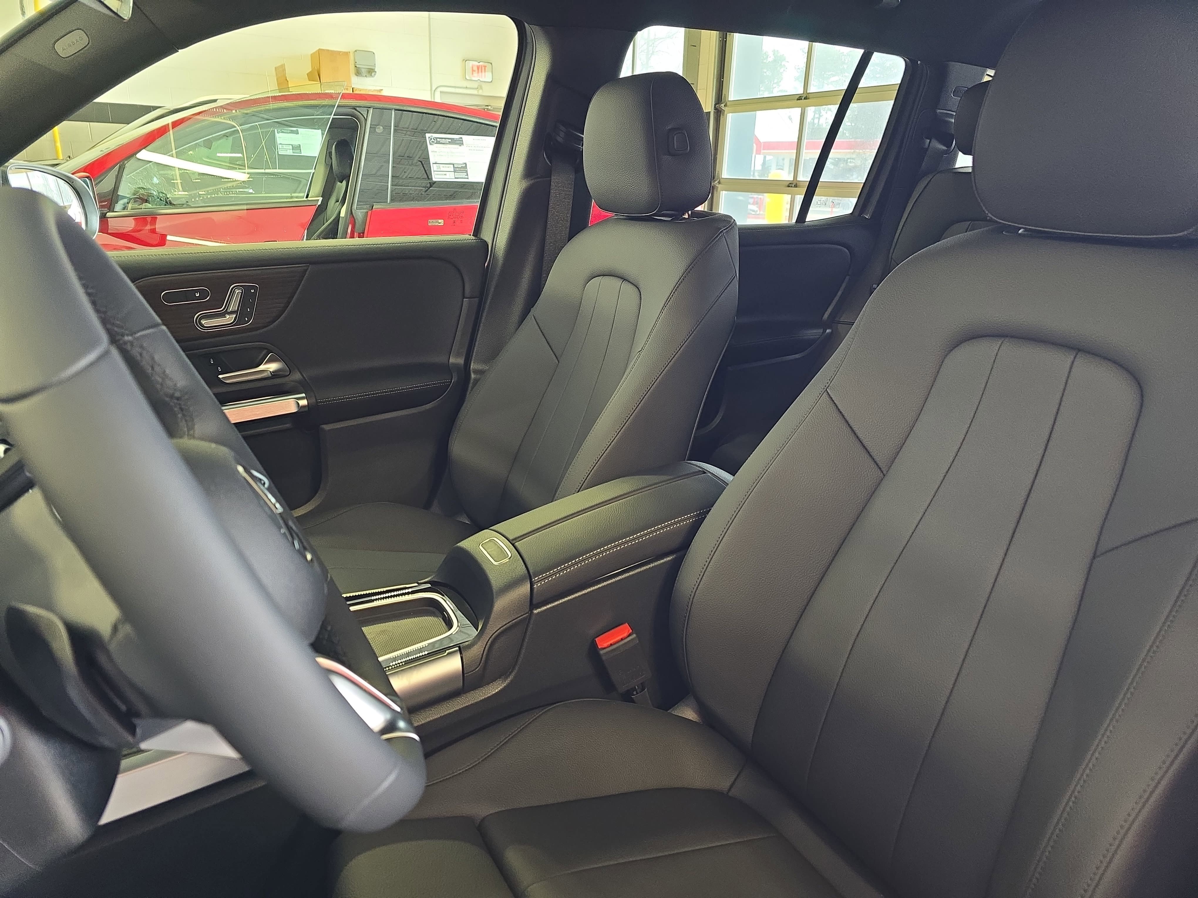 New 2026 Mountain Grey Metallic Mercedes-Benz GLB250 image 16