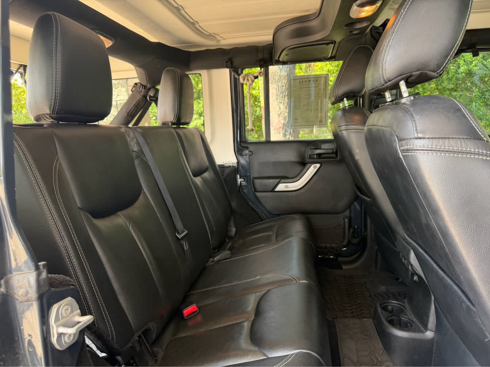 Used 2016 Rhino Clearcoat Jeep Rubicon image 15
