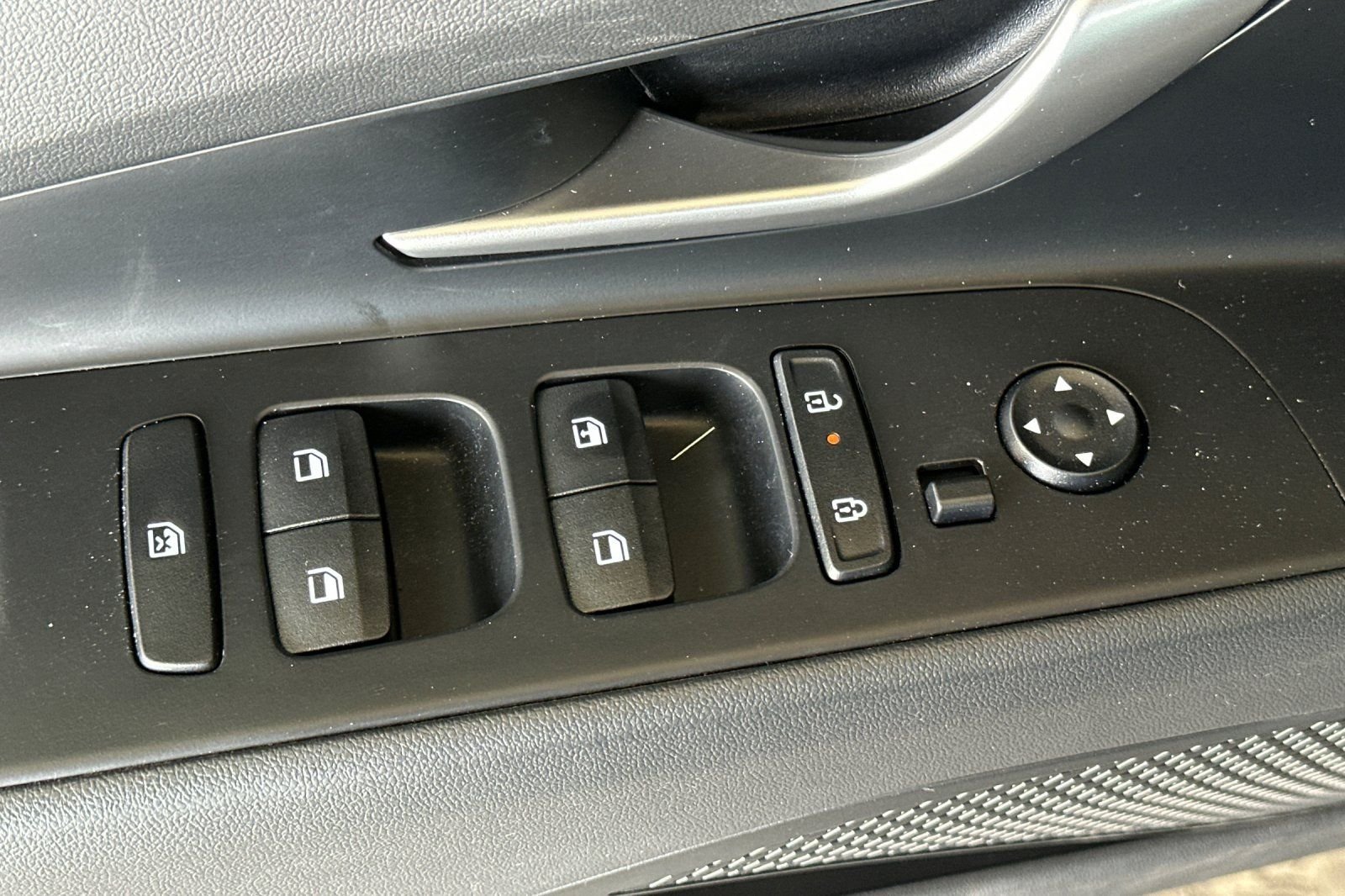 Certified Used 2025 Gray Hyundai SE image 11