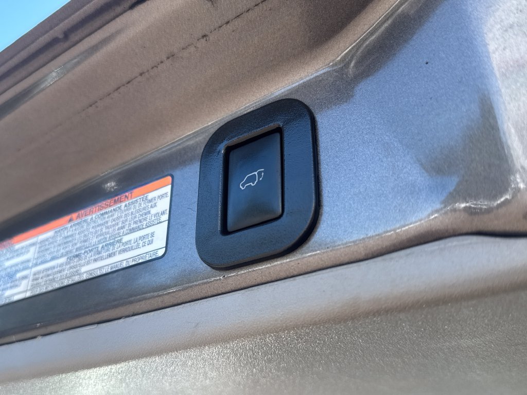 Used 2017 Gray Toyota XLE Premium image 9