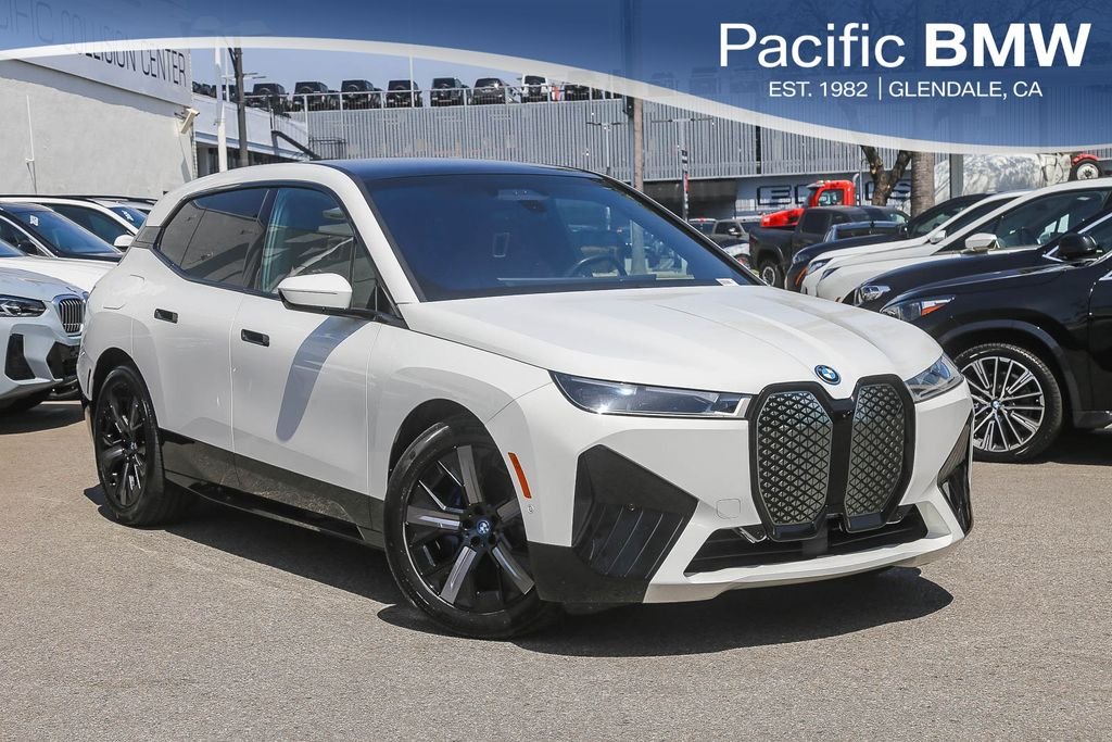 2023 BMW iX xDrive50's photo