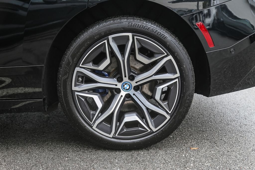 2025 BMW iX 50 - Photo 8