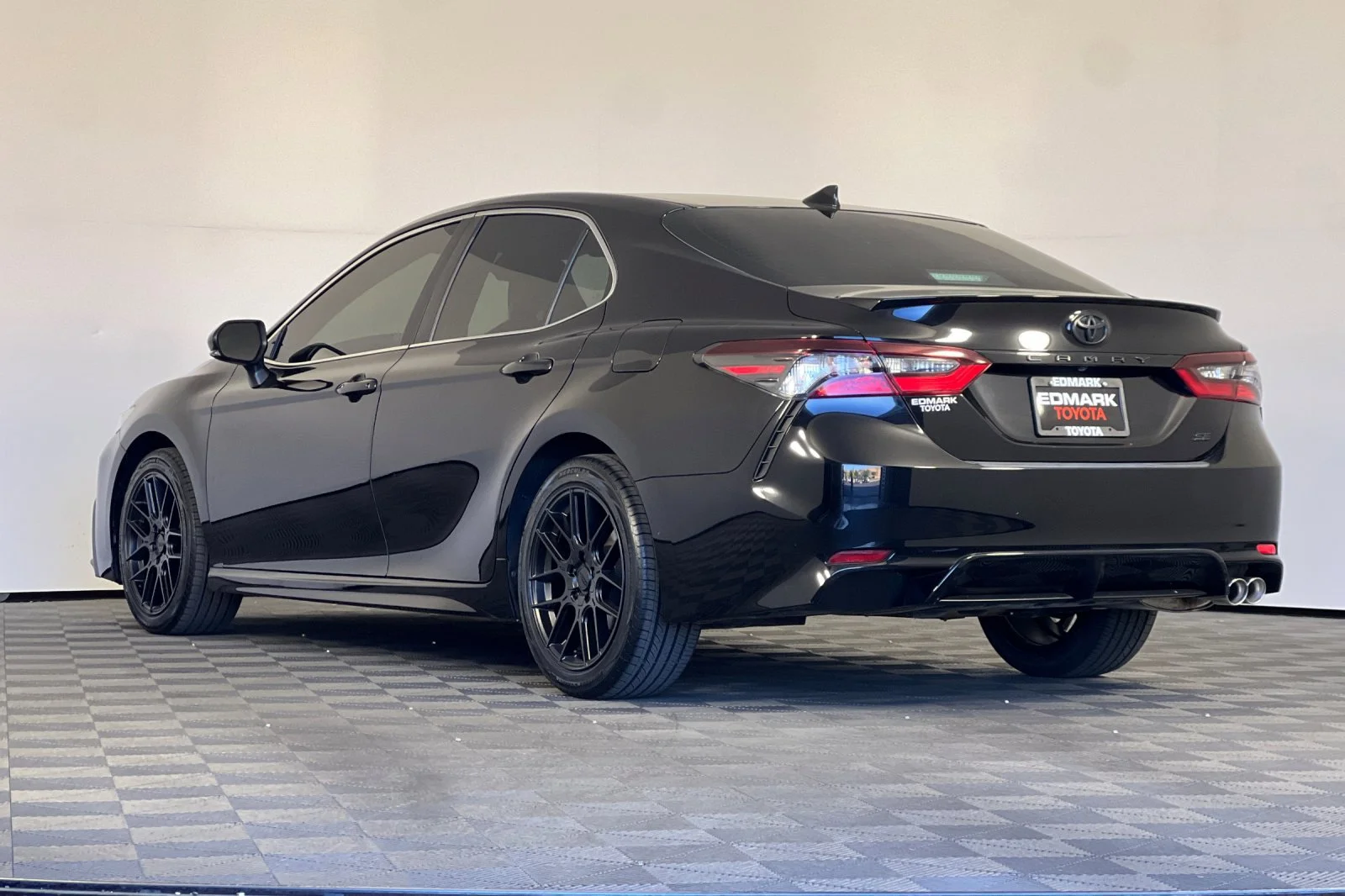 Used 2022 Midnight Black Metallic Toyota SE image 5