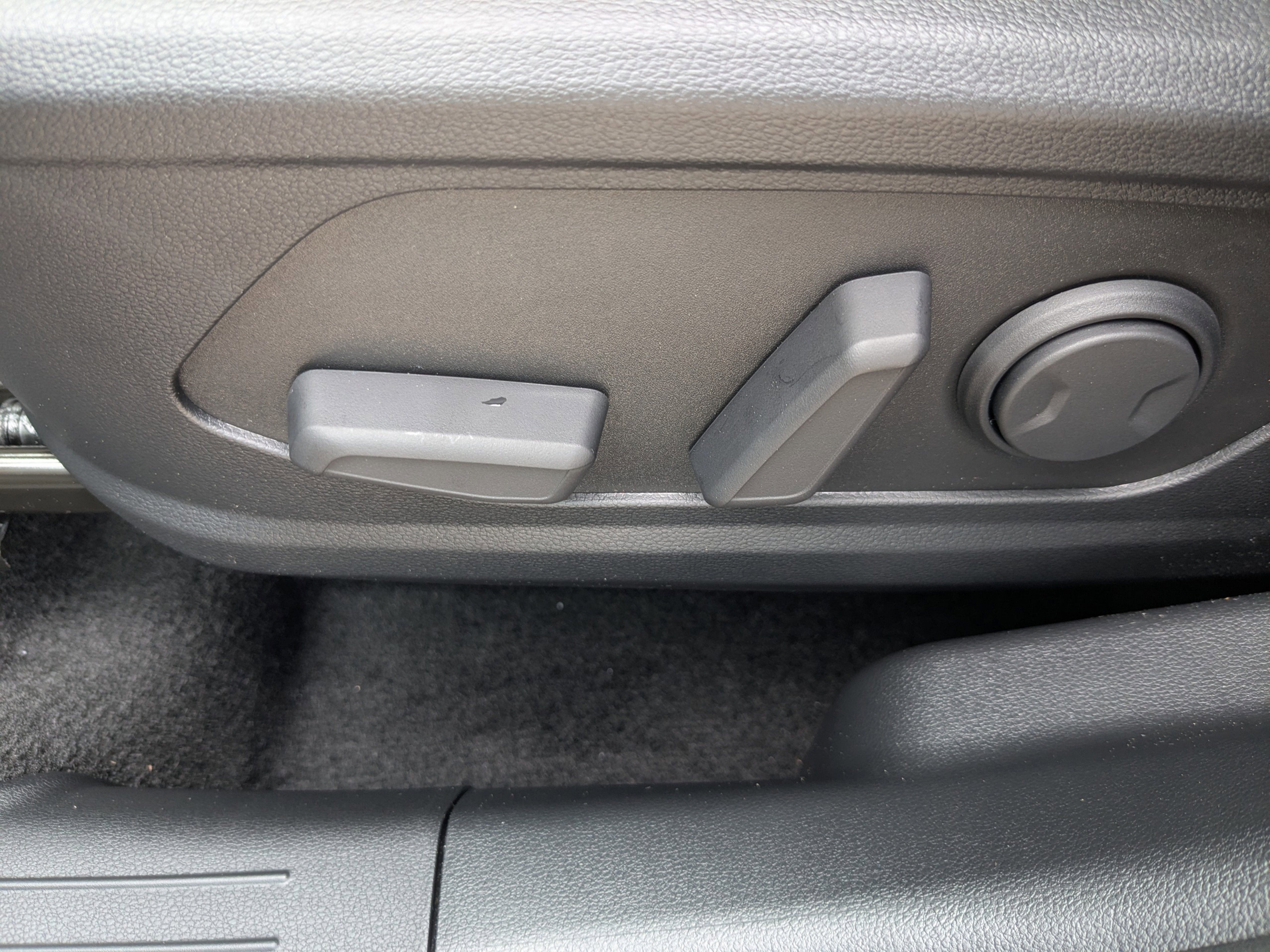 New 2025 Rockwood Green Hyundai SEL Convenience FWD image 18