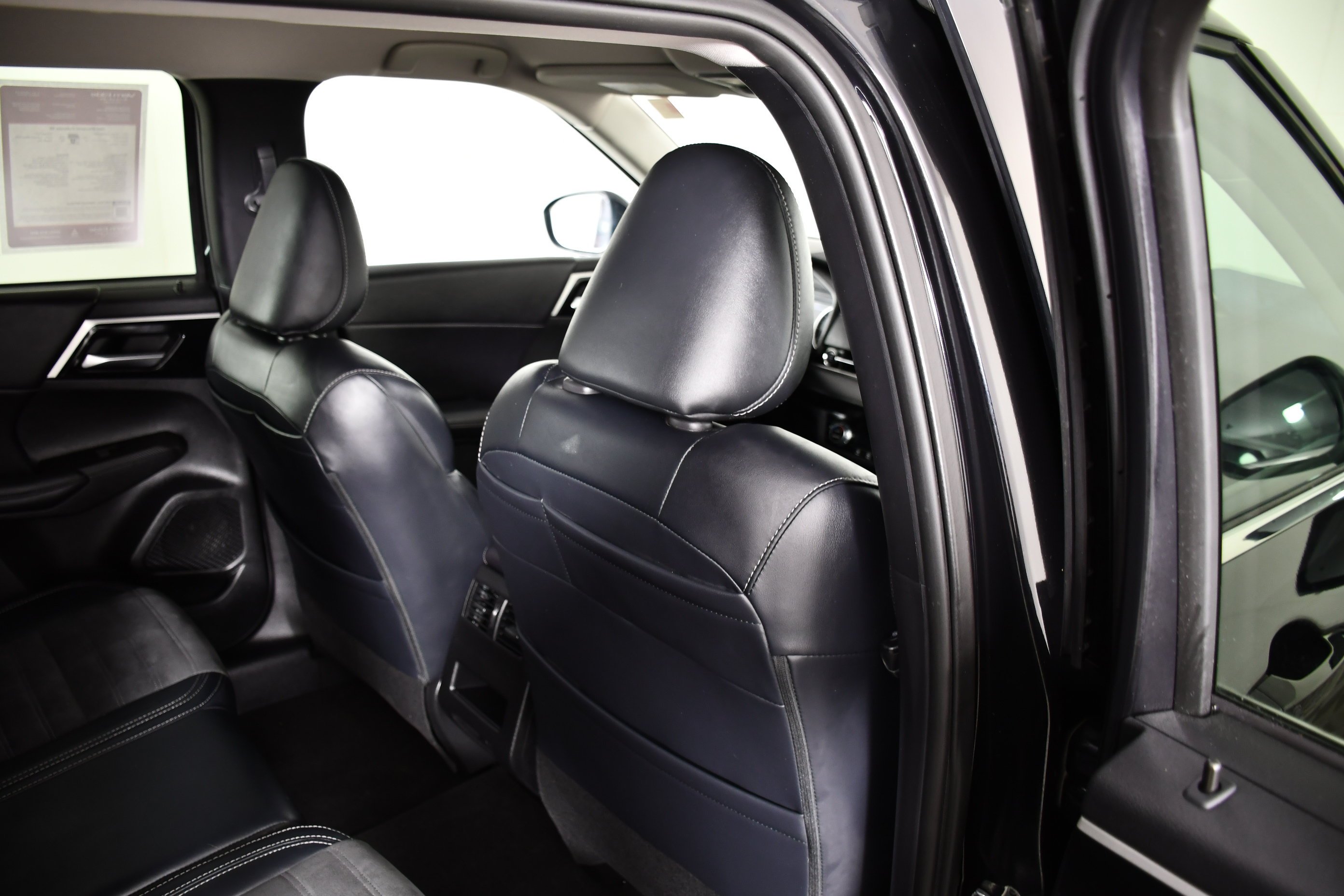 Certified Used 2024 Labrador Black Pearl Mitsubishi SE image 41