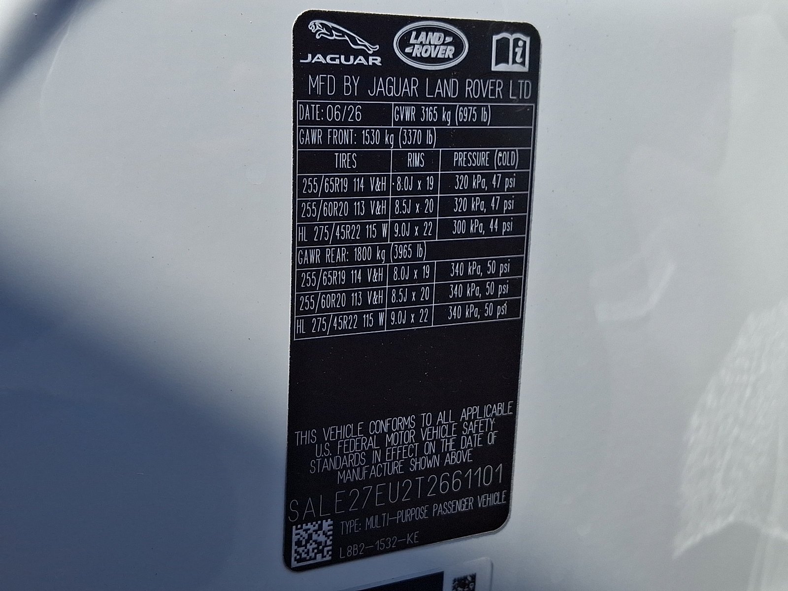 New 2026 Fuji White Land Rover X-Dynamic SE image 16