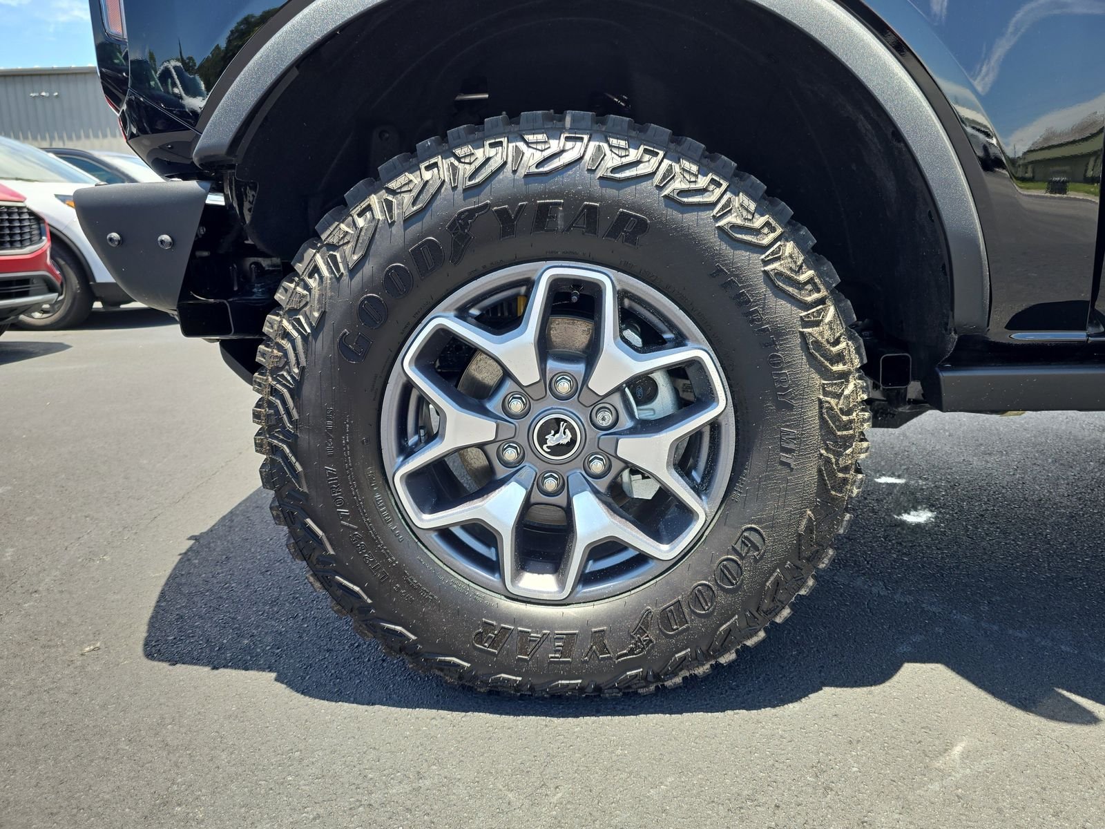 New 2025 Shadow Black Ford Badlands image 27
