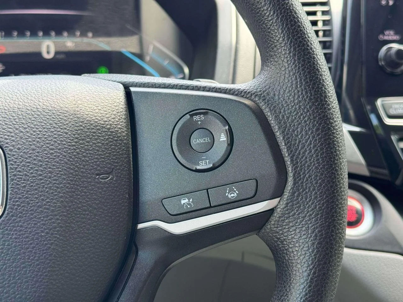 2024 Honda Odyssey EX - Photo 28