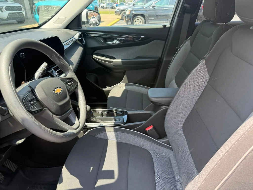 Used 2024 White Chevrolet LT image 2