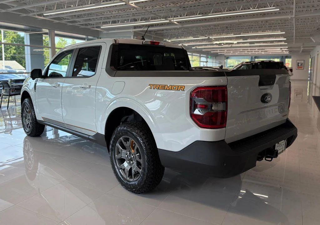 New 2026 White Ford Tremor image 8