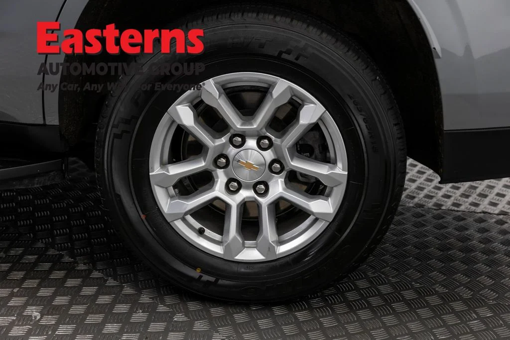 Used 2025 Gray Chevrolet LT image 36