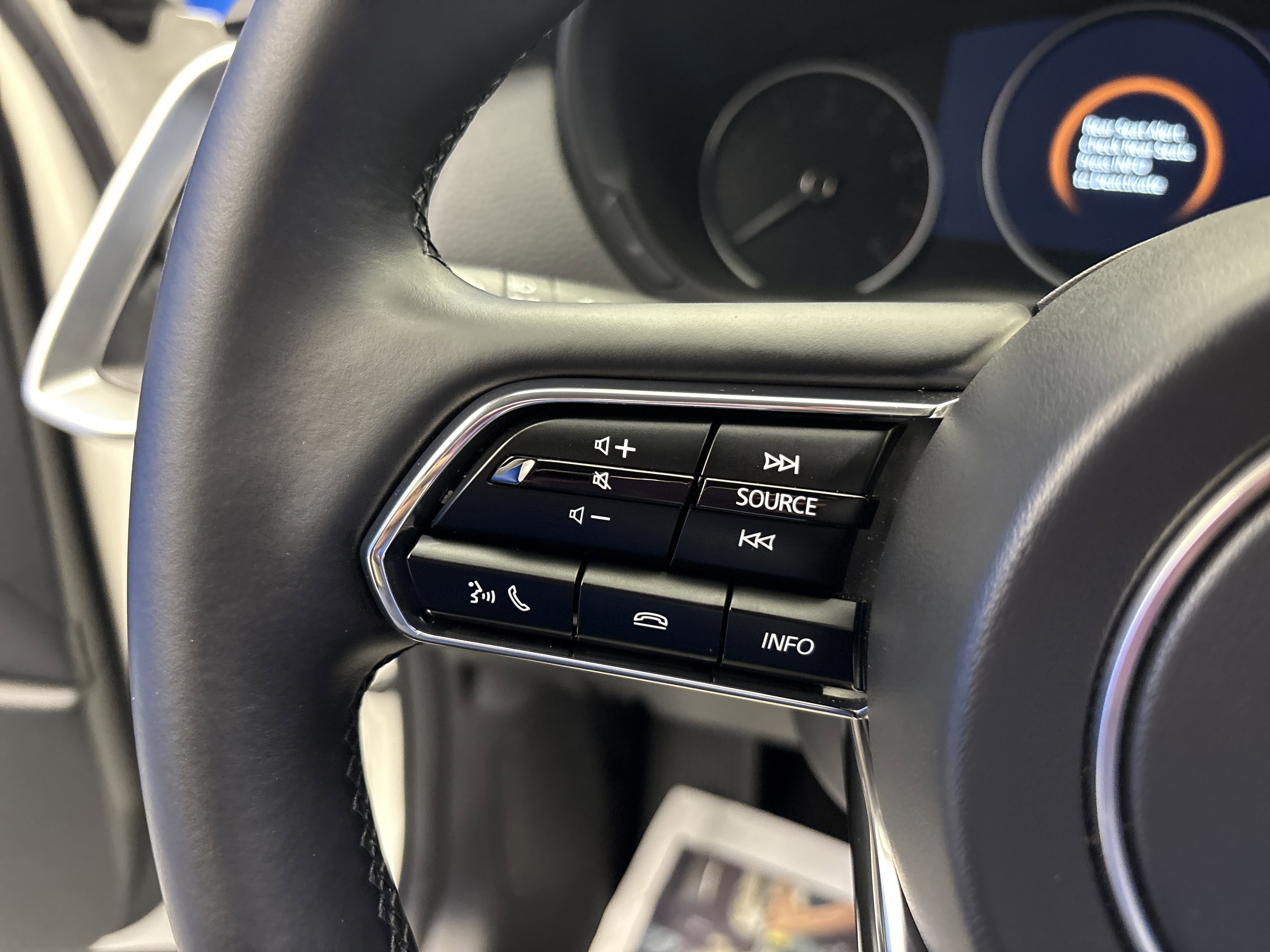 Used 2025 Rhodium White Premium Mazda Preferred Package image 15